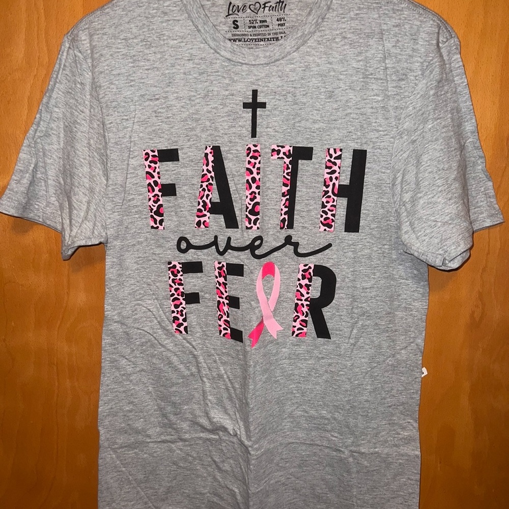 New faith over fear pink ribbon leopard tee S